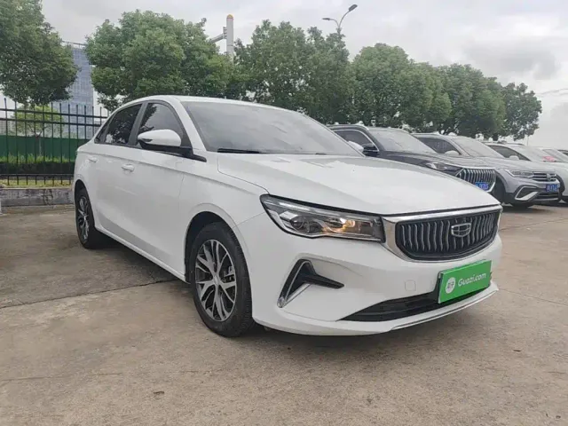 Geely Emgrand — Фото автомобиля 3