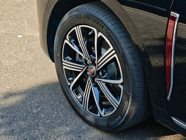 Hongqi H5 PHEV — Фото автомобиля 14