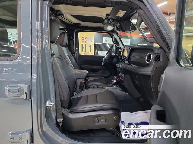 Jeep Wrangler JL — Фото автомобиля 14