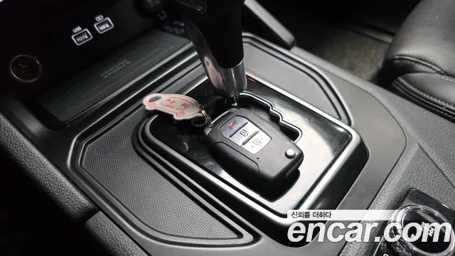 KG_Mobility_Ssangyong Rexton Новый Rexton Sport Khan Дизель 2.2 4WD — Фото автомобиля 26