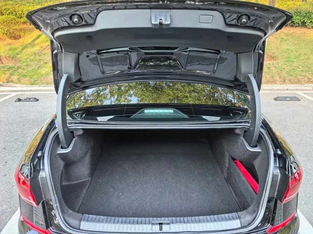 Volkswagen Passat — Фото автомобиля 8