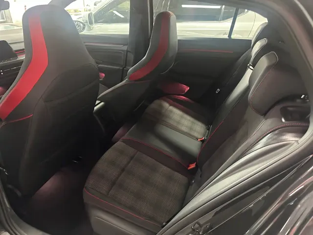 Volkswagen Golf GTI — Фото автомобиля 5