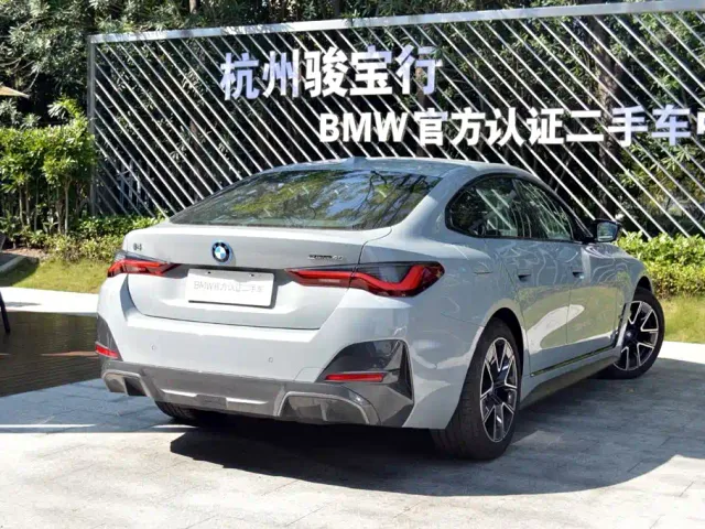 BMW i4 — Фото автомобиля 5
