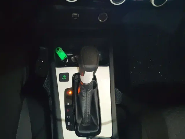 Honda Fit — Фото автомобиля 5