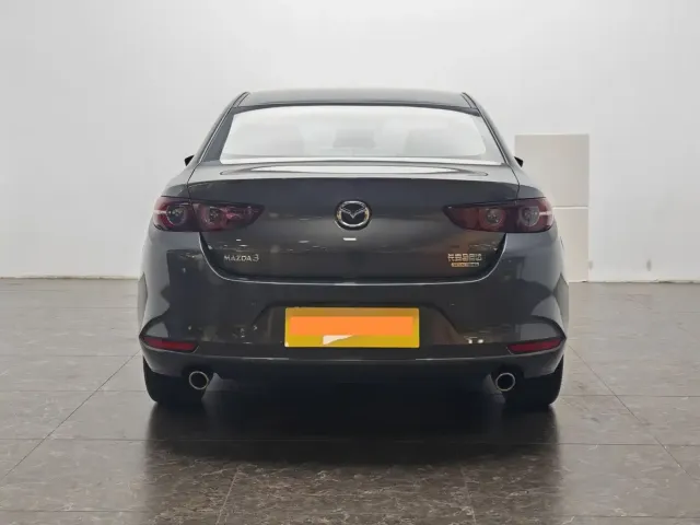 Mazda Axela — Фото автомобиля 6
