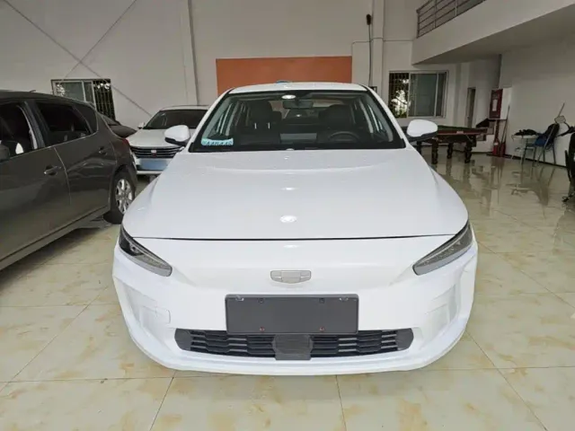 Geely Geometry A — Фото автомобиля 2
