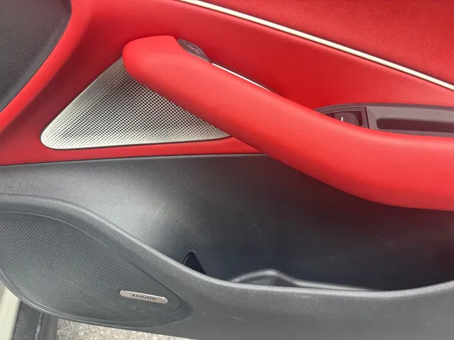Xiaomi SU7 — Фото автомобиля 12