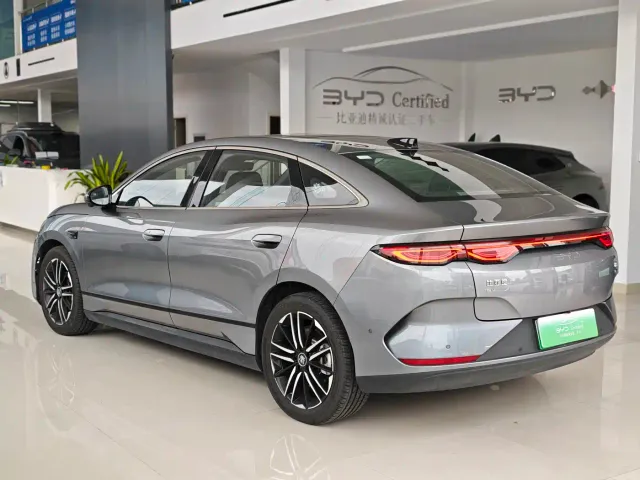 BYD Qin L — Фото автомобиля 6