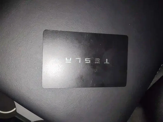 Tesla Model Y — Фото автомобиля 8