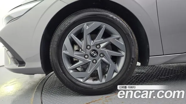 Hyundai Avante CN7 — Фото автомобиля 5