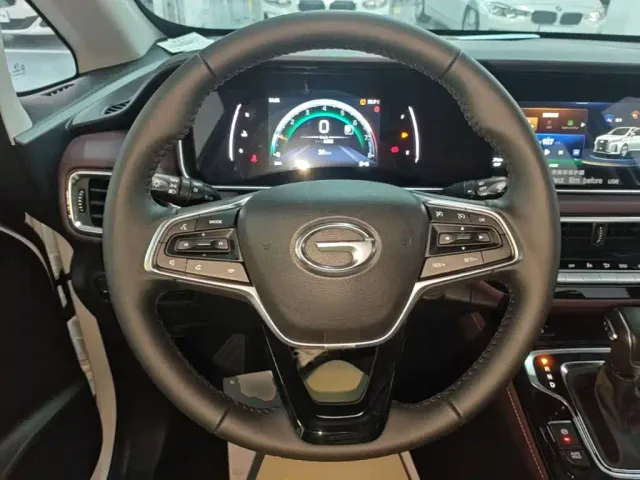 GAC Trumpchi M6 — Фото автомобиля 10