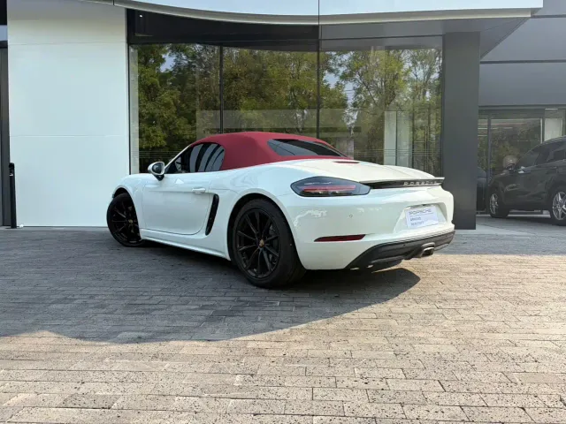 Porsche 718 — Фото автомобиля 5