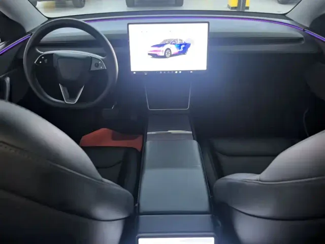 Tesla Model Y — Фото автомобиля 9