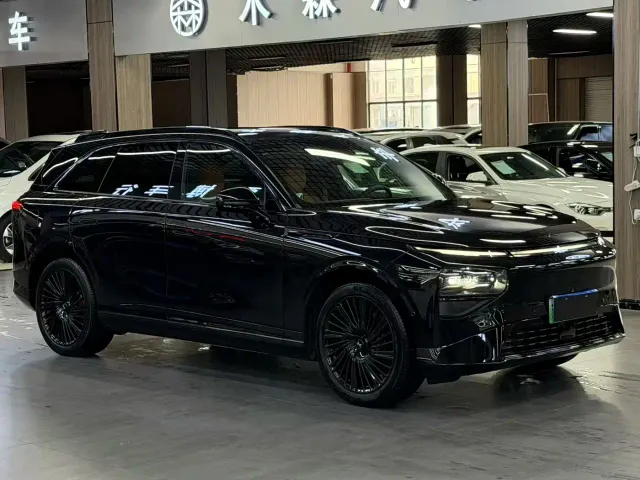 Xpeng G9 — Фото автомобиля 3