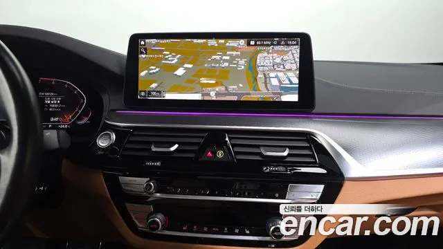 BMW 5 Series G30 — Фото автомобиля 20