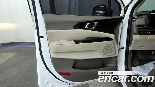 Kia Carnival Generation 4 — Фото автомобиля 13