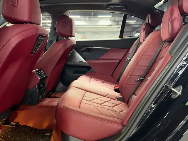 BMW 5 Series — Фото автомобиля 9