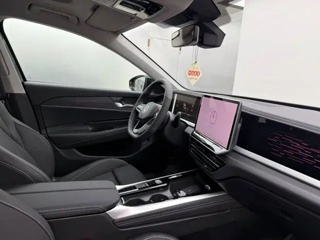 Volkswagen Passat — Фото автомобиля 15