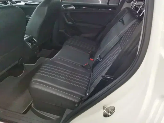 Volkswagen Tiguan L — Фото автомобиля 16