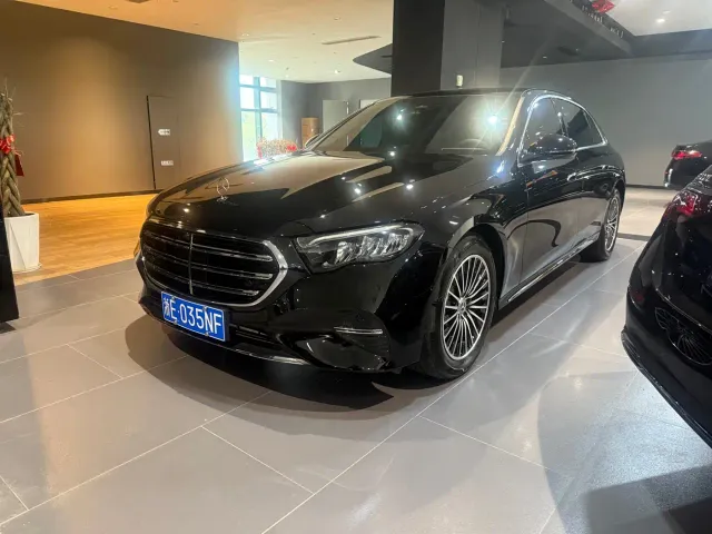 Mercedes-Benz E-Class — Фото автомобиля 2