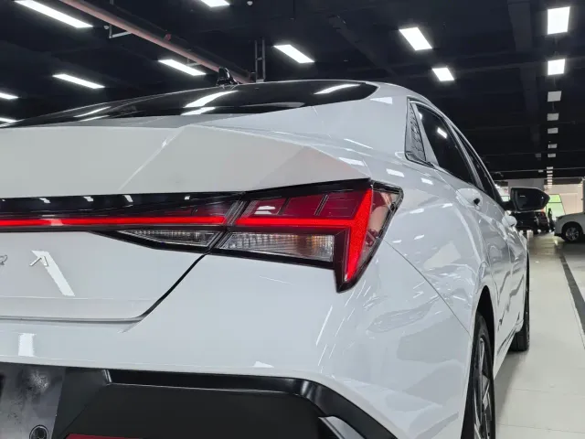 Hyundai Elantra — Фото автомобиля 5