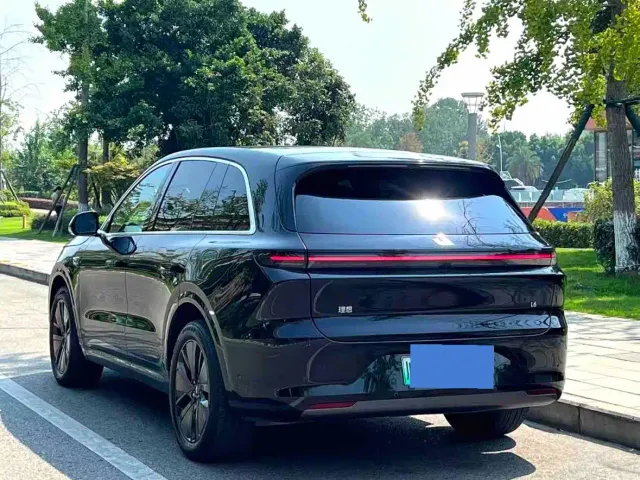 Li Auto L6 — Фото автомобиля 5