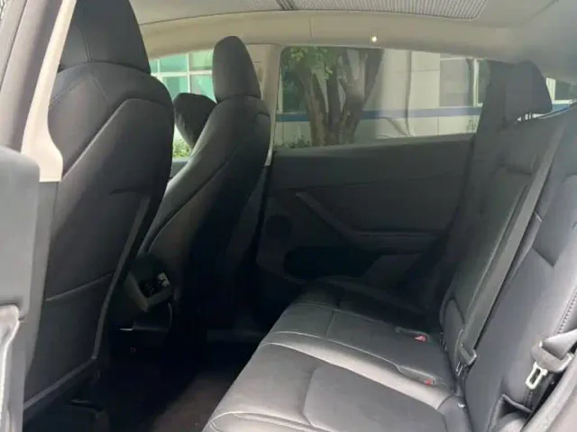 Tesla Model Y — Фото автомобиля 5