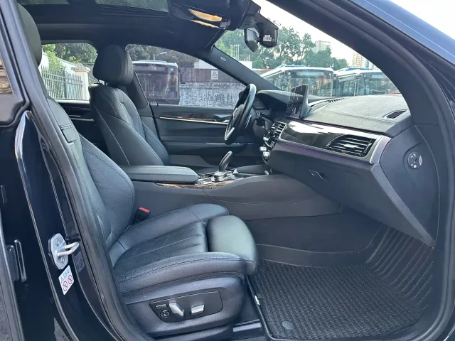 BMW 6 Series Gran Turismo — Фото автомобиля 8