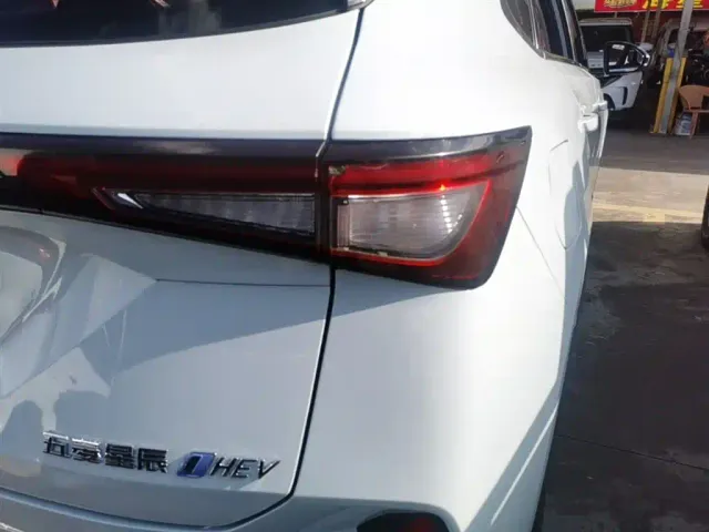 Wuling Asta — Фото автомобиля 7
