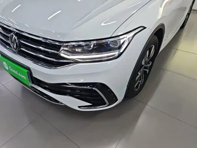 Volkswagen Tiguan L — Фото автомобиля 23
