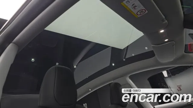 Tesla Model Y — Фото автомобиля 25