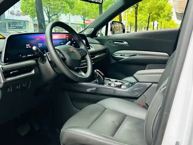 Cadillac XT4 — Фото автомобиля 4