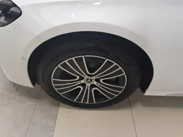 Mercedes-Benz E-Class — Фото автомобиля 22
