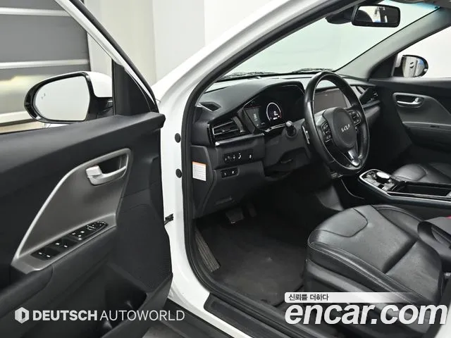 Kia Niro — Фото автомобиля 11