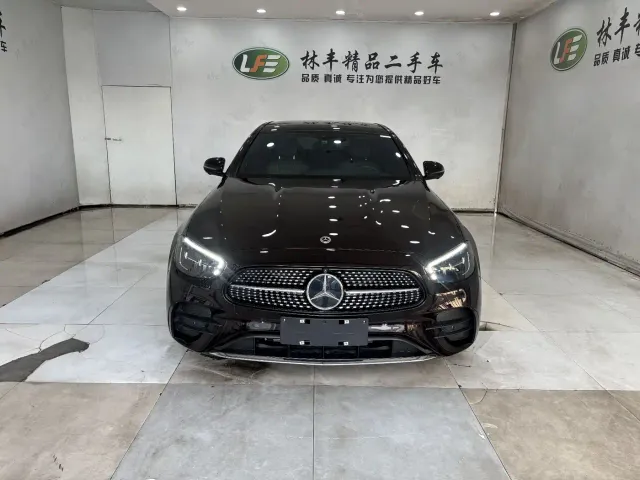 Mercedes-Benz E-Class — Фото автомобиля 2