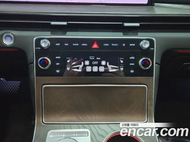 Genesis GV80 — Фото автомобиля 11