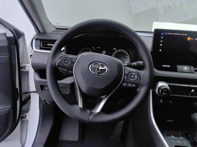 Toyota RAV4 — Фото автомобиля 15