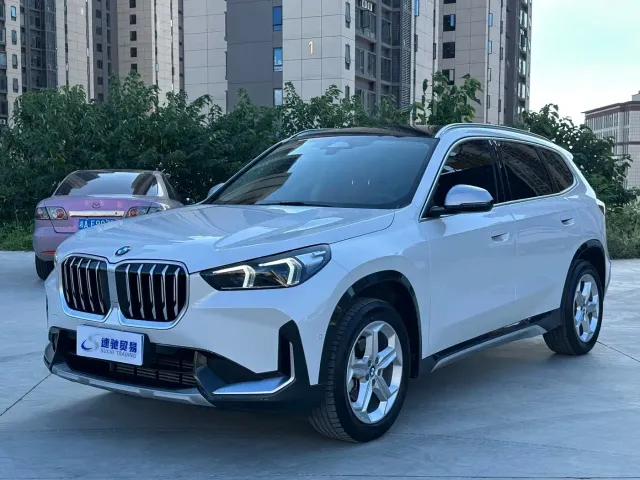 Фотография автомобиля — BMW X1