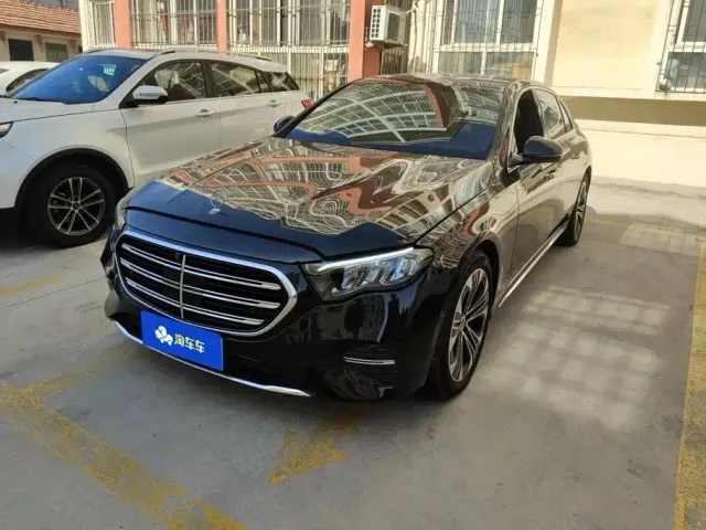 Фотография автомобиля — Mercedes-Benz E-Class