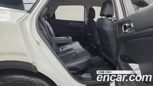 Kia Sportage Sportage 5-е поколение Бензин 1.6 турбо 2WD — Фото автомобиля 12