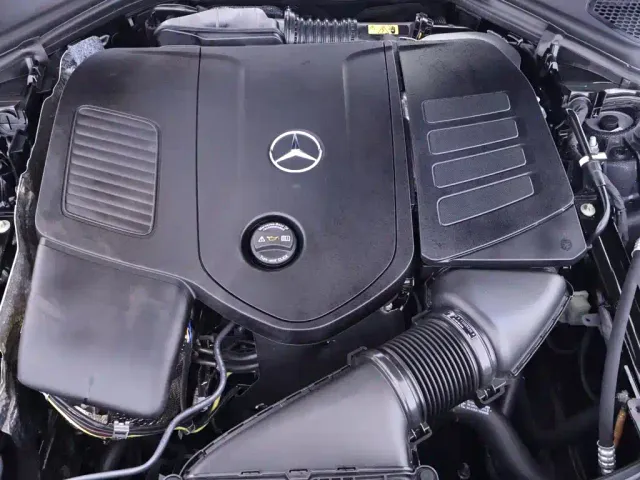 Mercedes-Benz E-Class — Фото автомобиля 24