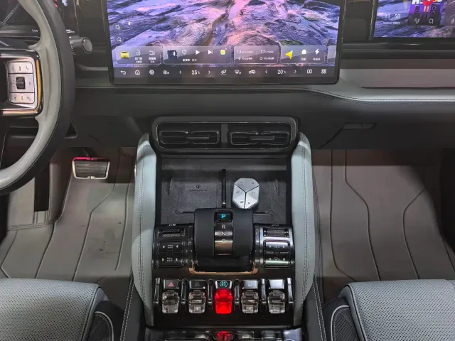 BYD FangChengBao Leopard 5 — Фото автомобиля 7