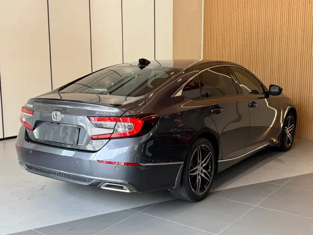 Honda Accord — Фото автомобиля 18