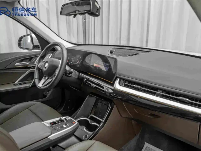 BMW X1 — Фото автомобиля 14