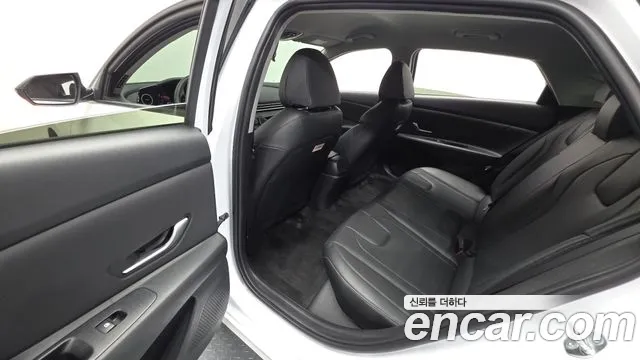 Hyundai Avante CN7 — Фото автомобиля 18