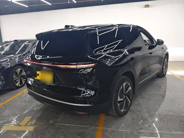 Nio ES8 — Фото автомобиля 6