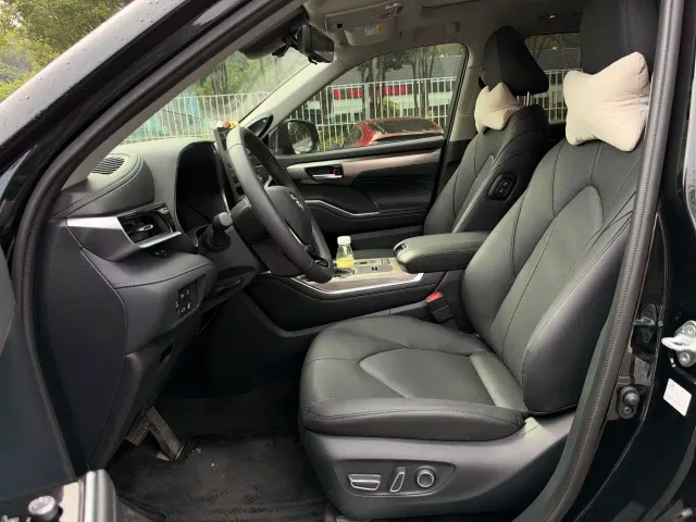 Toyota Highlander — Фото автомобиля 8