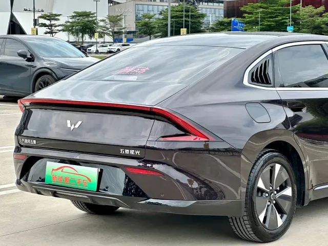 Wuling Starlight — Фото автомобиля 9