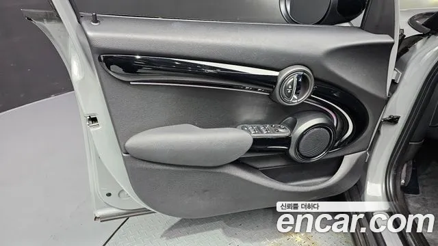 Mini Cooper Cooper 5 дверей Classic Plus — Фото автомобиля 24