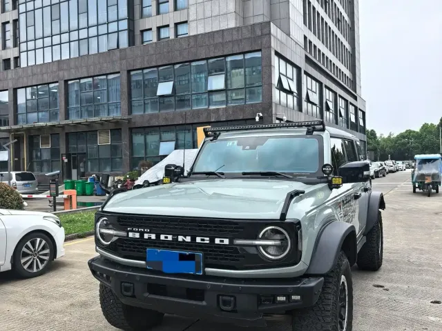 Фотография автомобиля — Ford Bronco